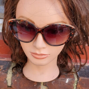 Lucky Brand tortoise sunglassed‎